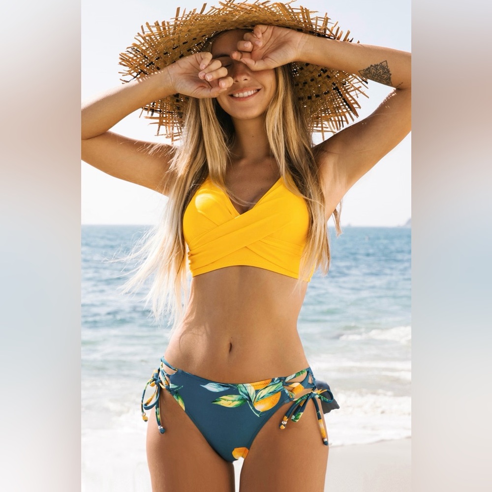 CUPSHE Yellow and Blue Wrap Top & Lemon Print Tie Side Bikini Set Small